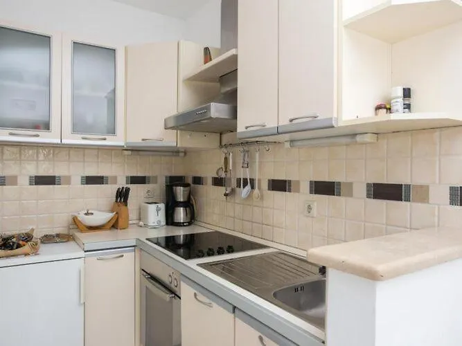 Apartament Maria Kolo Ep - Two Bedroom With Terrace And Garden View *