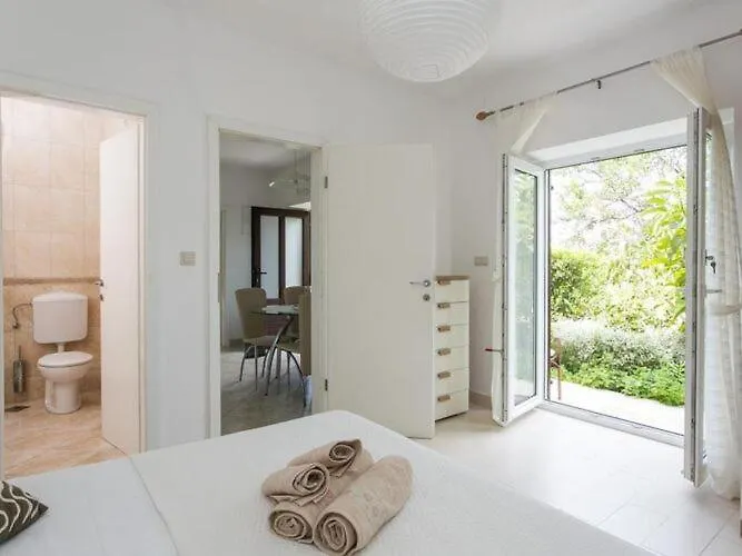 Maria Kolo Ep - Two Bedroom With Terrace And Garden View Appartamento Donje Celo